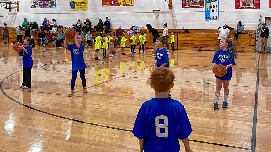 The first- and second-grade Blue Team practices.