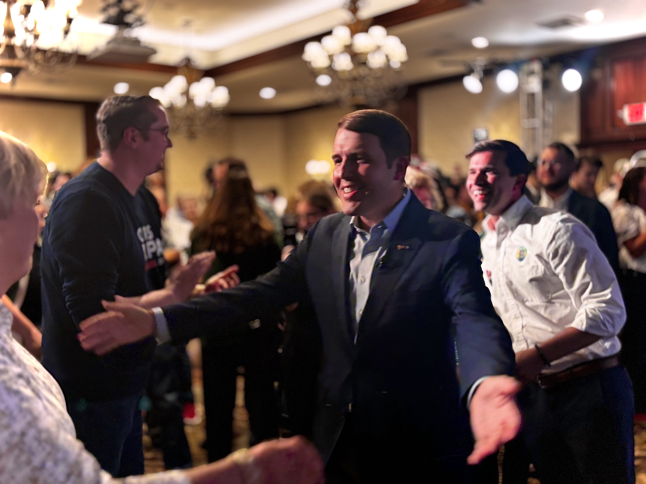 Familiar names win the primaries: Pappas to face Sununu for Senate seat in November
